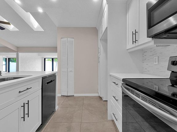 5th image of 4548 Bangor Avenue #15