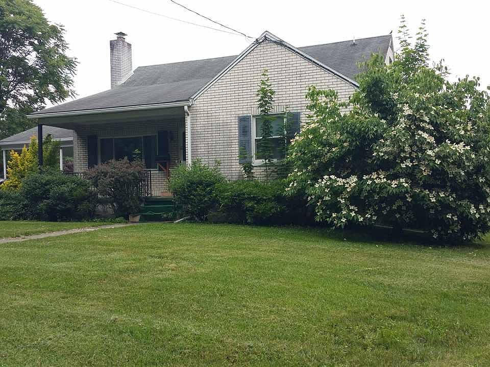 2nd image of 907 Balthaser St