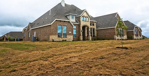 3rd image of 760 Kensington Dr