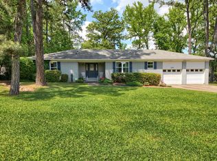 2904 Camelot Dr, Russellville, AR 72801
