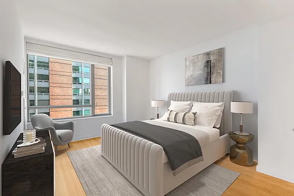 Sold by R New York | media 6