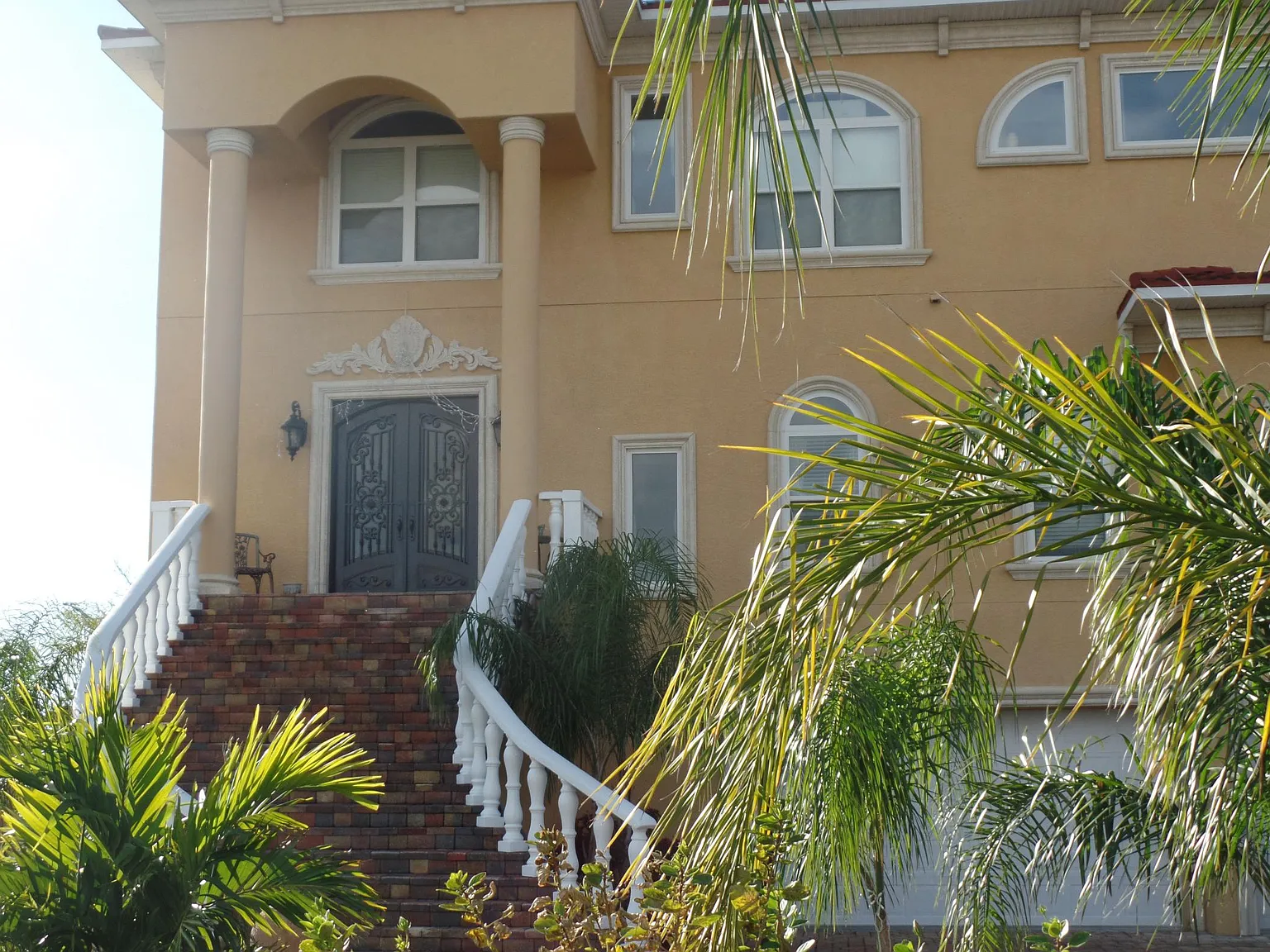 4 bed, 4222 sqft, $5,995 — Photo 3