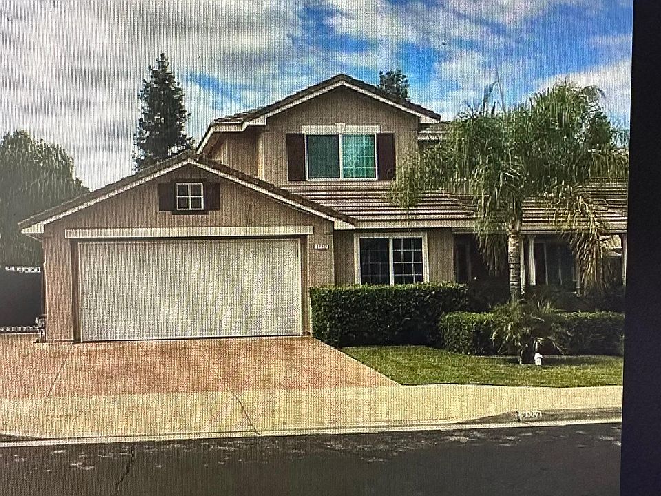 1st image of 2752 Fremont Ave