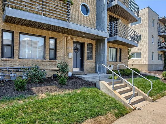 3rd image of 4524 Broadway APT 3N