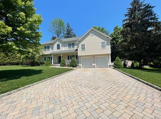 5 Momar Dr, Ramsey, NJ 07446