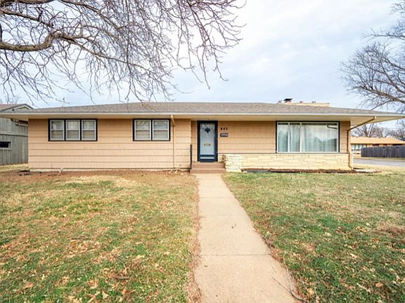 3rd image of 843 Mellinger Dr