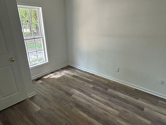 5th image of 400 Longfellow St