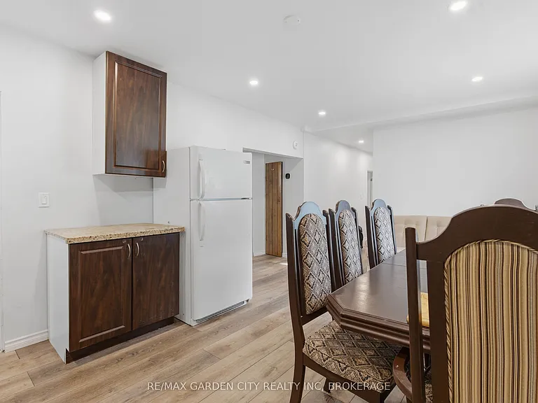 25 Pelham Rd #UPPER — Photo 13
