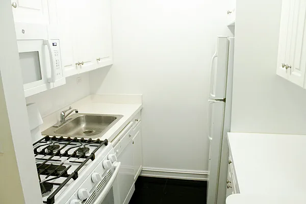 Rented by Urban Real Estate Inc | media 18