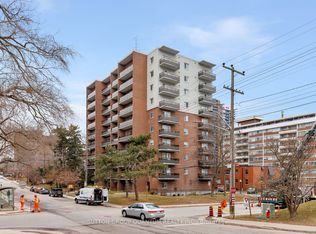 15 Elizabeth St N #401, Mississauga, ON