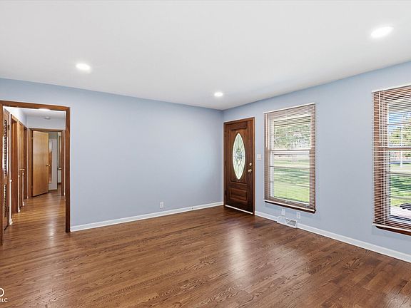 2nd image of 5642 Wallingwood Dr
