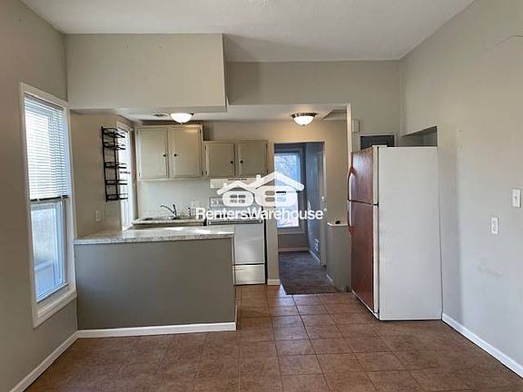 4th image of 708 Randolph Ave #2