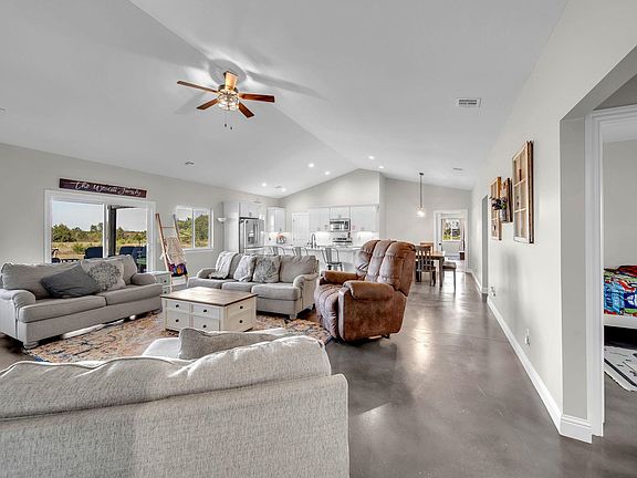 5th image of 350 SE 40th St