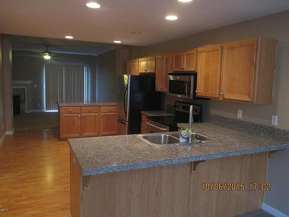 3rd image of 475 SE 35th St Unit F30