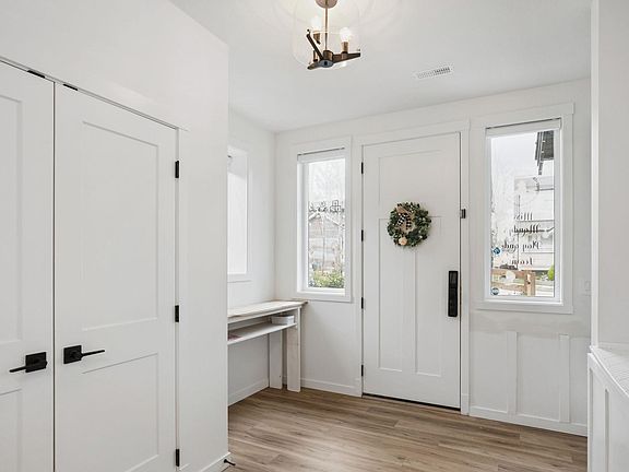 4th image of 11238 250b St