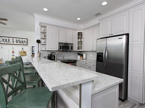 4th image of 445 Hamden Dr APT 205