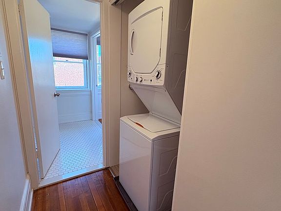 5th image of 1 E King St APT 3
