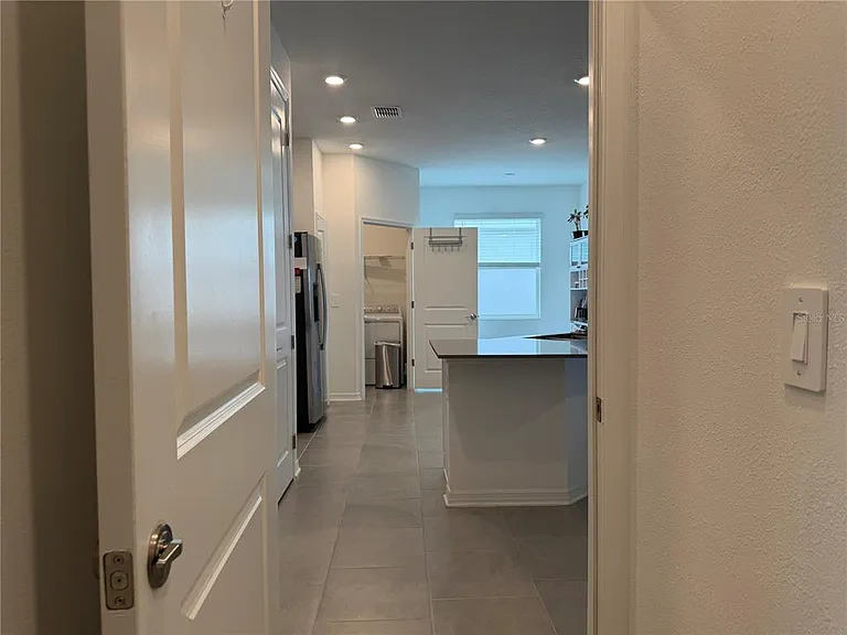 652 Grove St — Photo 29