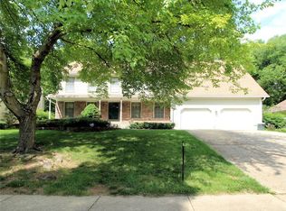8356 Oakview Cir, Lenexa, KS 66215