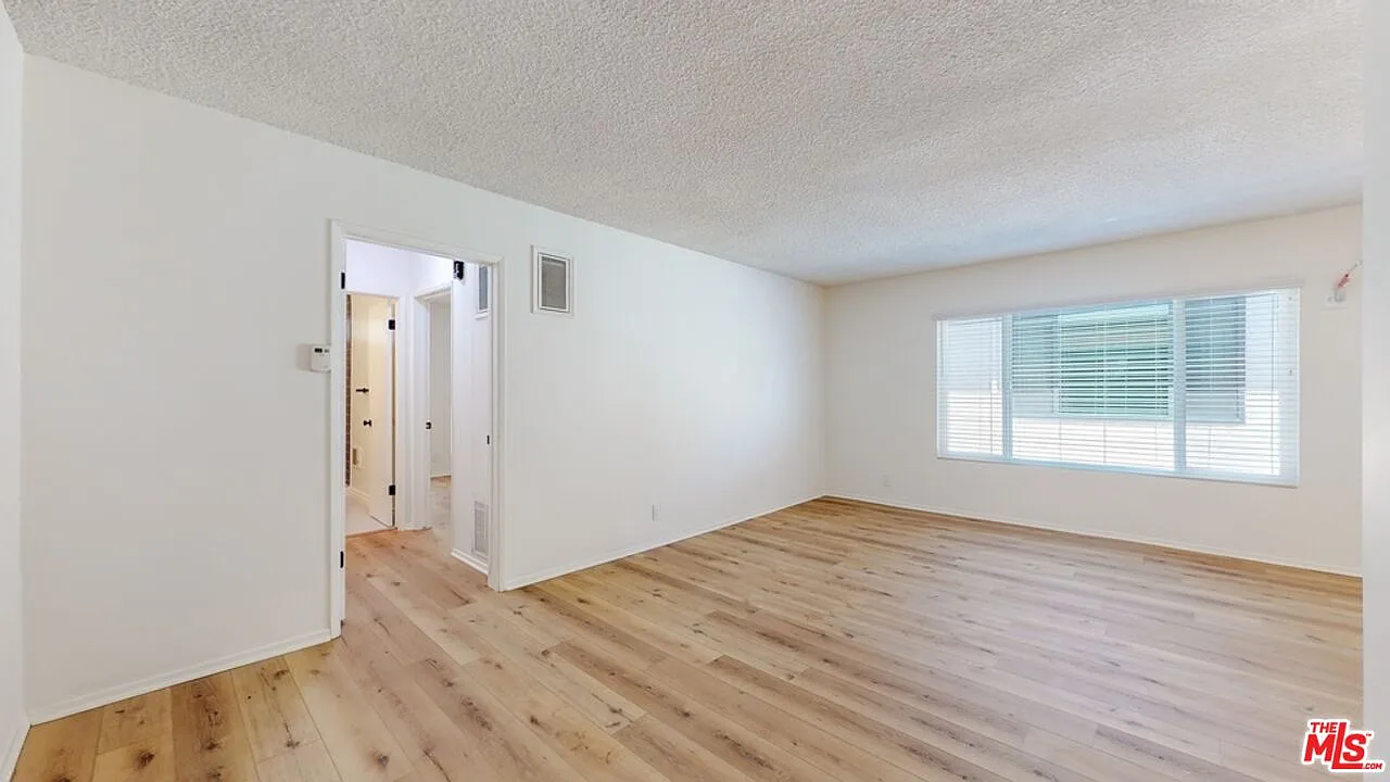 1 bed, 723 sqft, $2,695 — Photo 4