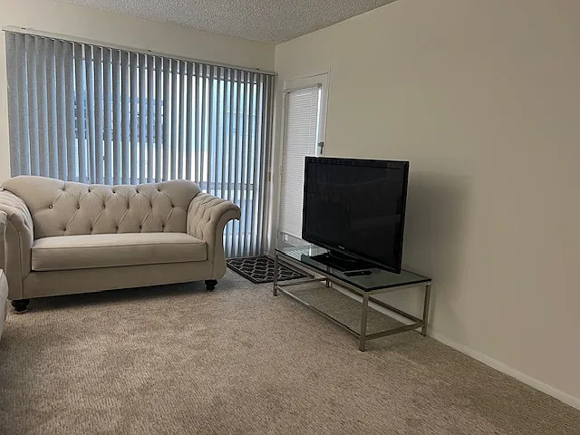 1 bed, 800 sqft, $2,199 — Photo 3