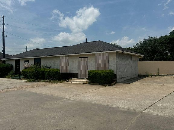 2nd image of 17403 Roberts Rd