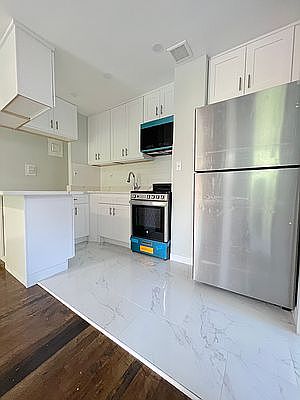 1st image of 27-01 Astoria Blvd #2E