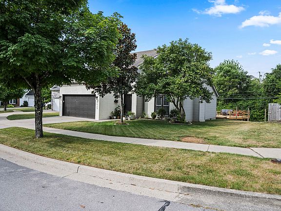 3rd image of 4425 Lancaster Ct