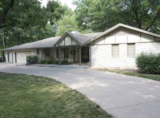 2720 SW Burlingame Rd, Topeka, KS 66611