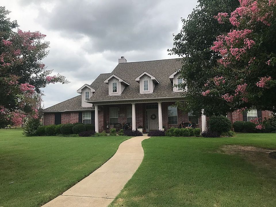 2nd image of 2005 Running Brook Dr
