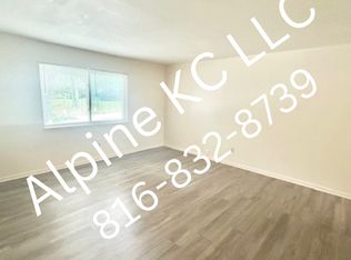 500 E 135th St #7B, Grandview, MO 64030