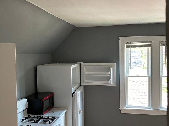 3rd image of 1107 E Howard Ave #A