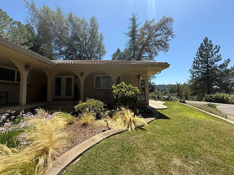 23799 Woodhaven Pl — Photo 3