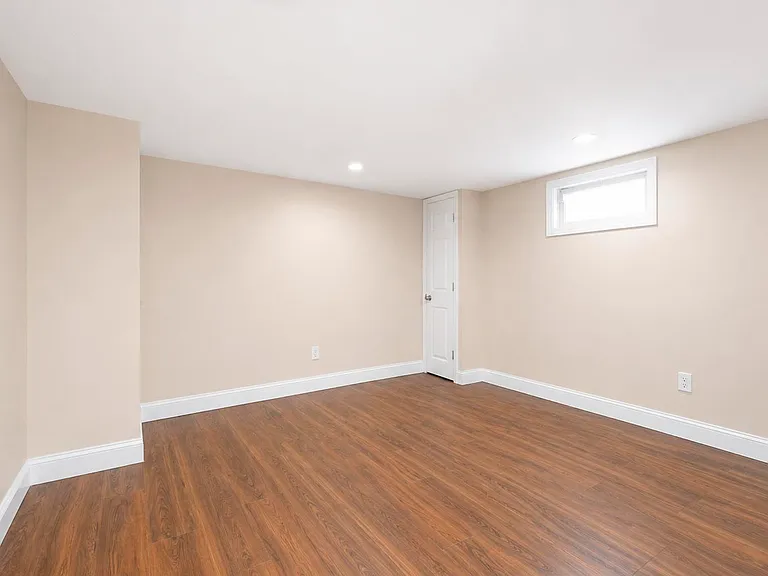 64 Dante Ave — Photo 21