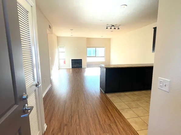 5827 Carlton Way APT 203, Los Angeles, CA 90028