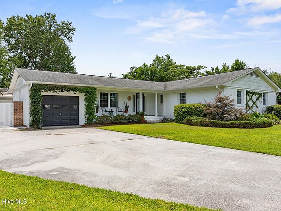 2nd image of 202 Windemere Rd