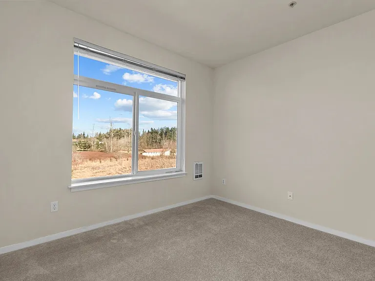 Creekside Apartments — Photo 29