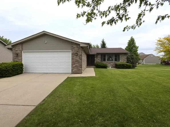 8389 Buchanan St, Merrillville, IN 46410