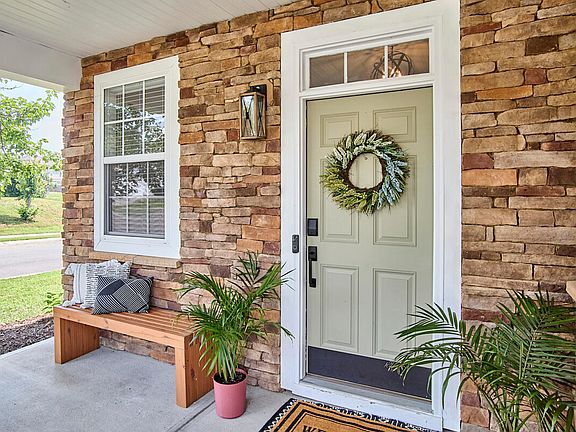 5th image of 418 Magna Dr