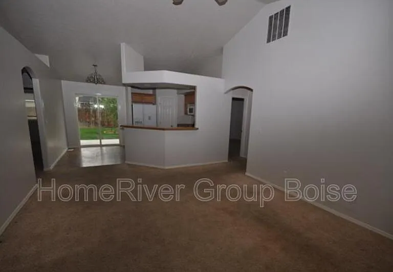 3872 N Weston Ave — Photo 3