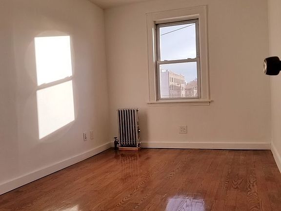 3rd image of 21-34 28th Ave #2E