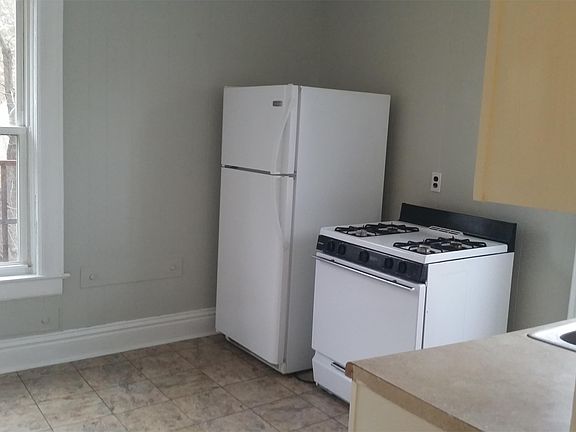 2nd image of 45 S Lake Ave APT 3