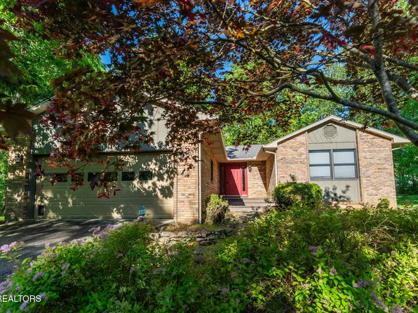 1637 Cherokee Rd E, Crossville, TN 38572