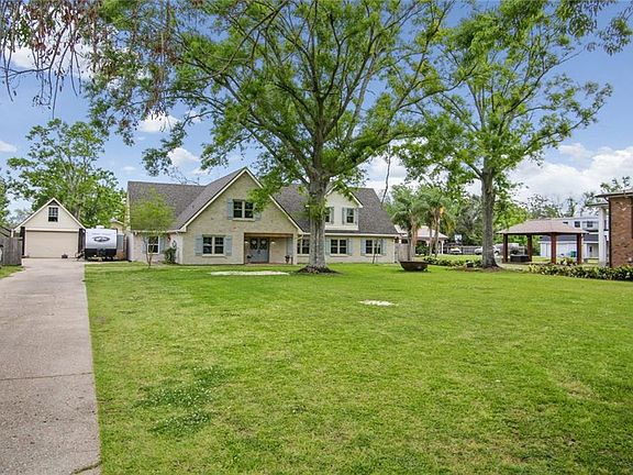 2nd image of 17 Elmwood Ct