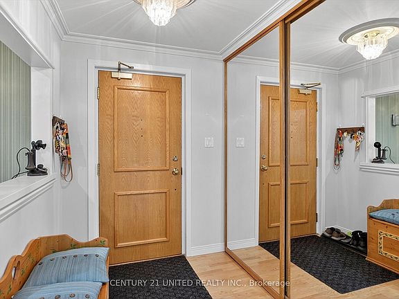 5th image of 635 Whitaker St #8