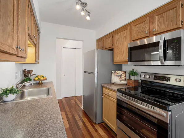 741 11th Ave S APT 7, Hopkins, MN 55343