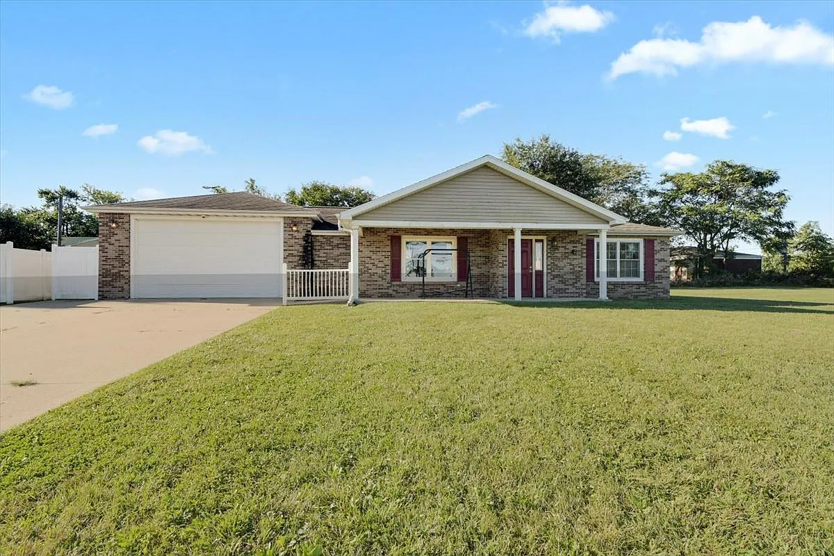 1308 Rockland Dr photo 1