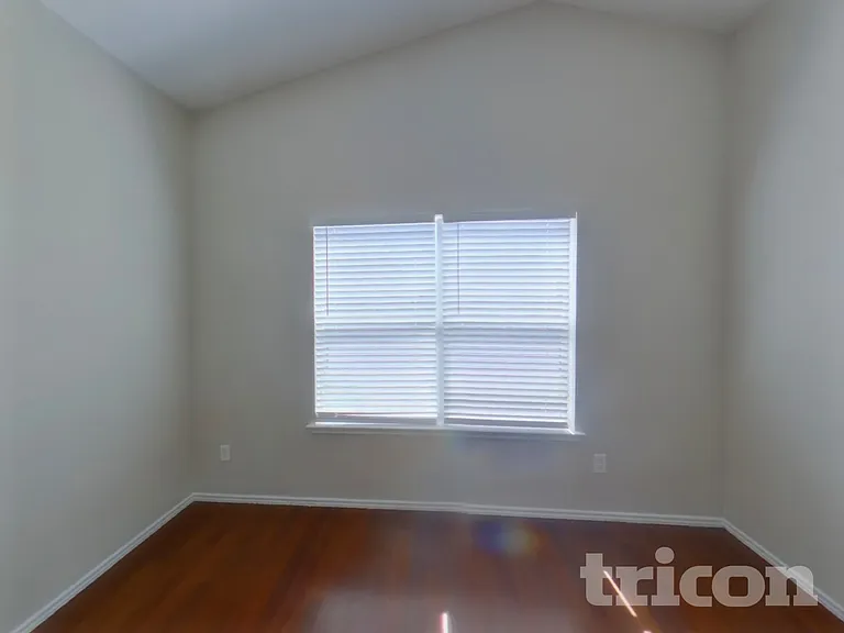 2116 Charmion Ln — Photo 7