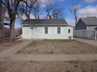 1522 10th St, Auburn, NE 68305