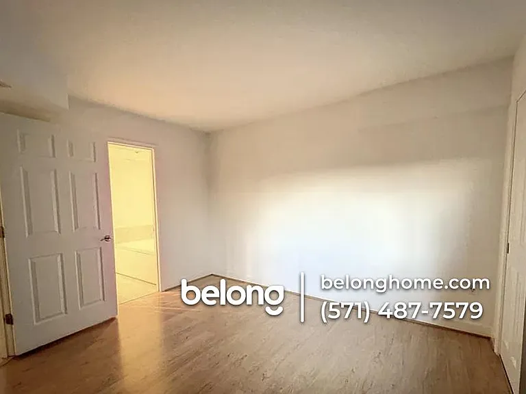 1276 N Wayne St #721 — Photo 8